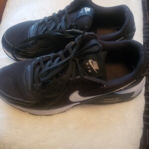 Nike Air Womans Black and White Athletic Shoes